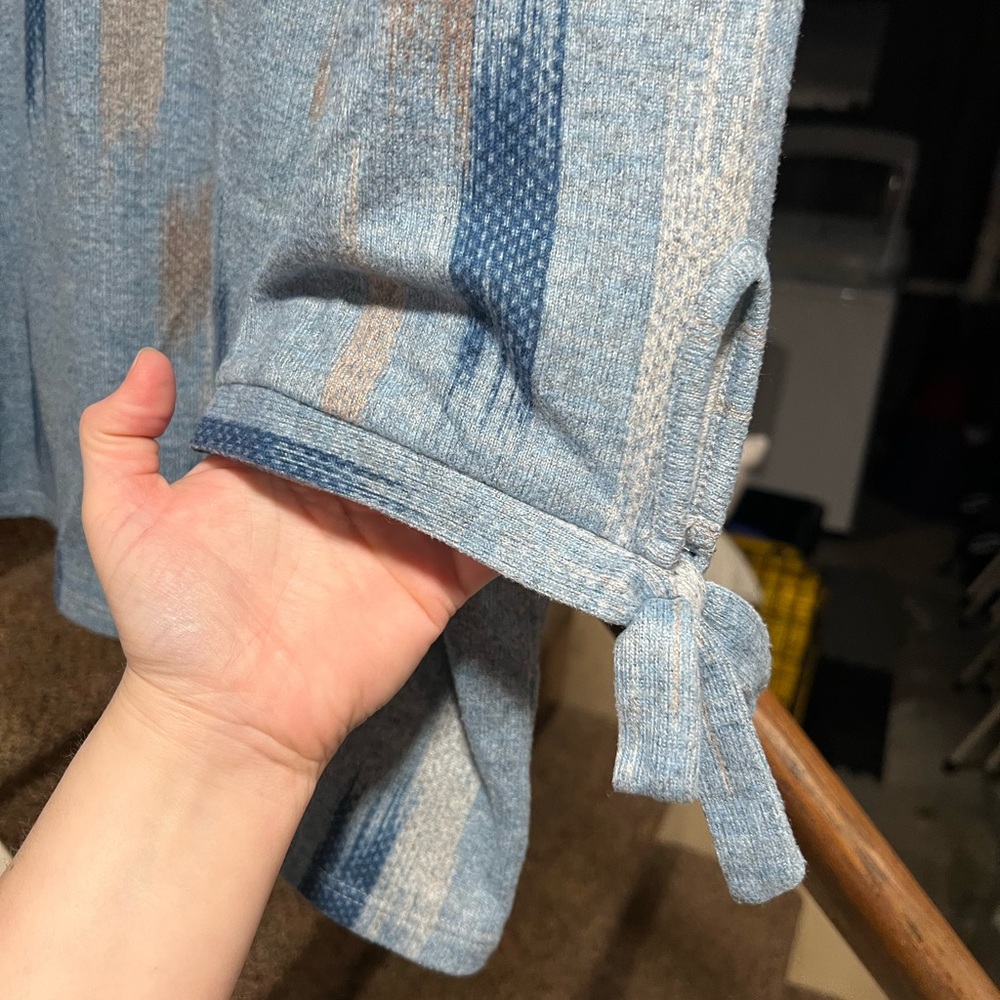 Blue Patterned Women's Top - Picture 3 of 4